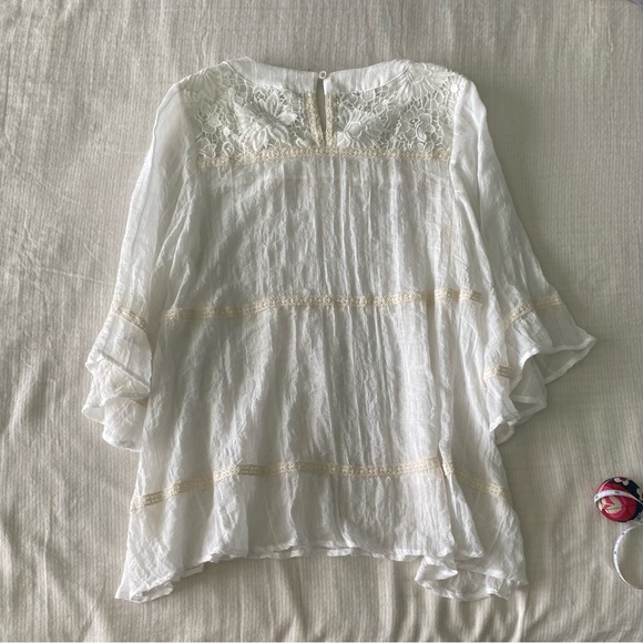Mystree cream colored gauze blouse, size small - Picture 2 of 4